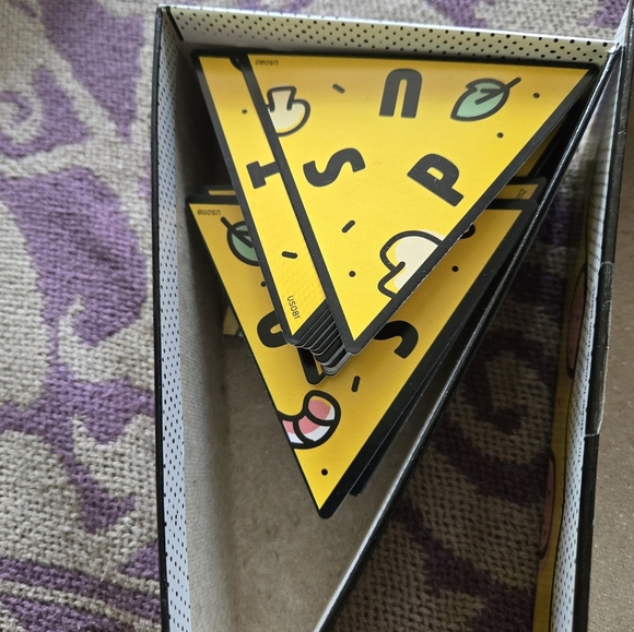 P For Pizza Yellow Party Game - Picture 2 of 5